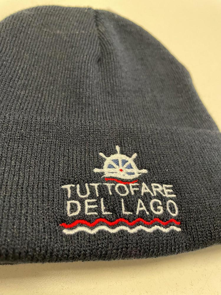 Berretto in lana ricamato