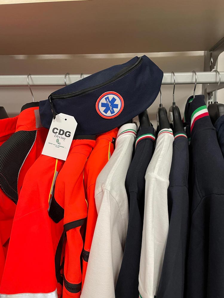 Marsupio personalizzato con la croce di Esculapio