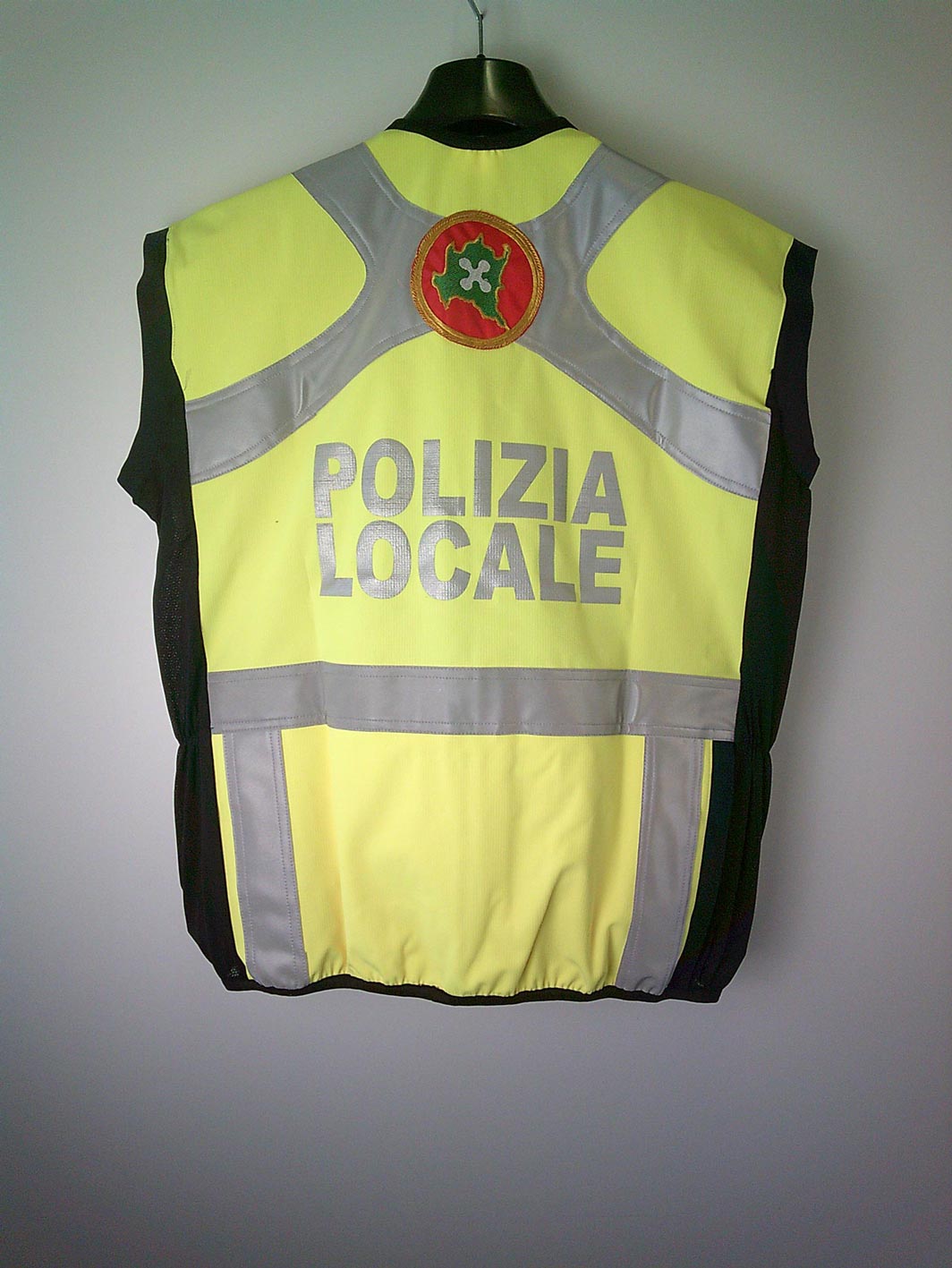 Gilet da intervento fluo personalizzato con stampa e ricamo